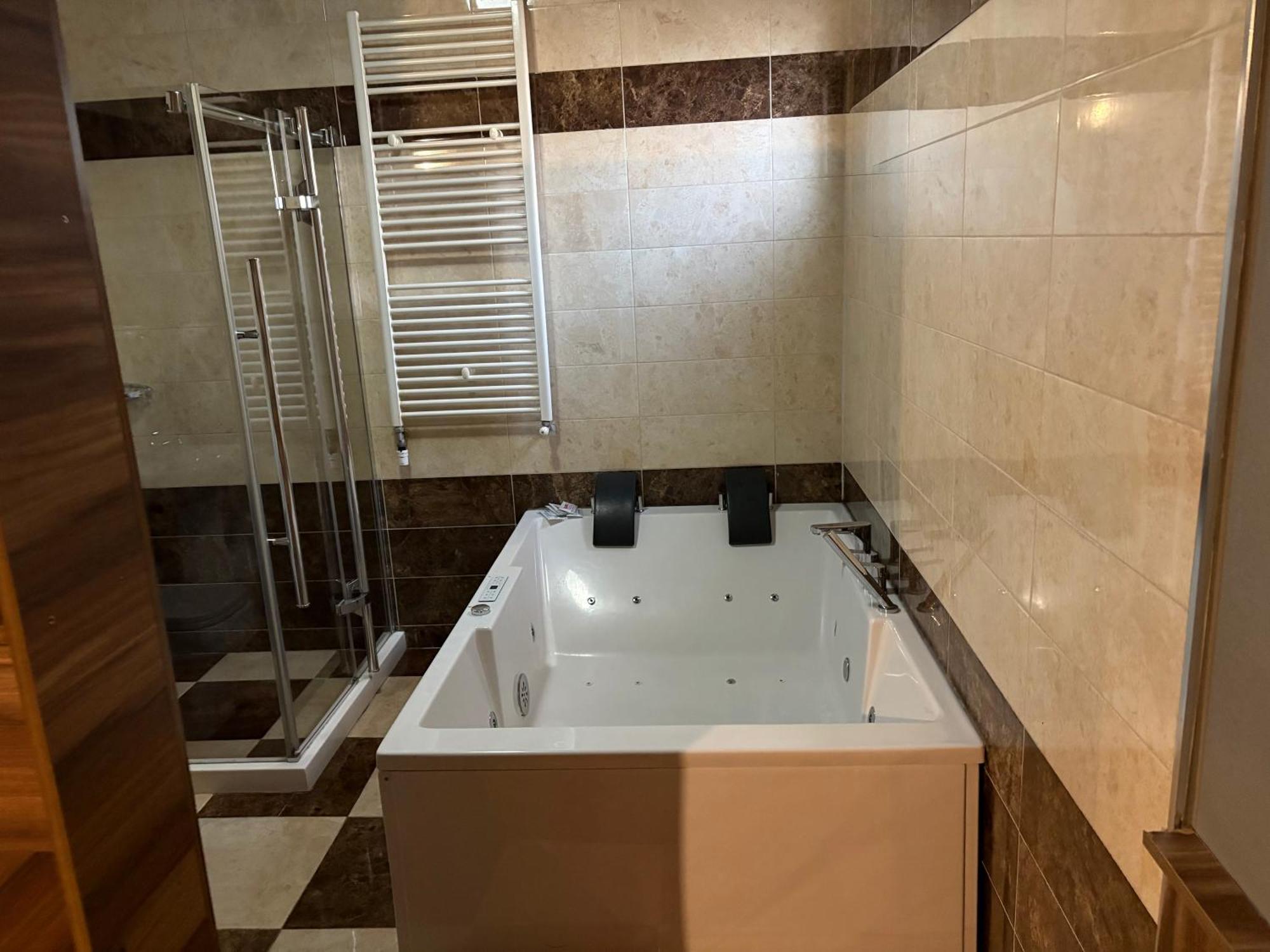Hotel Europa 92 Ferizaj Eksteriør bilde